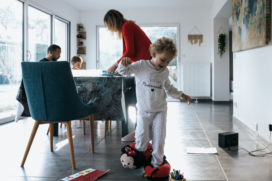 Reportage de famille à domicile : le bonheur au quotidien