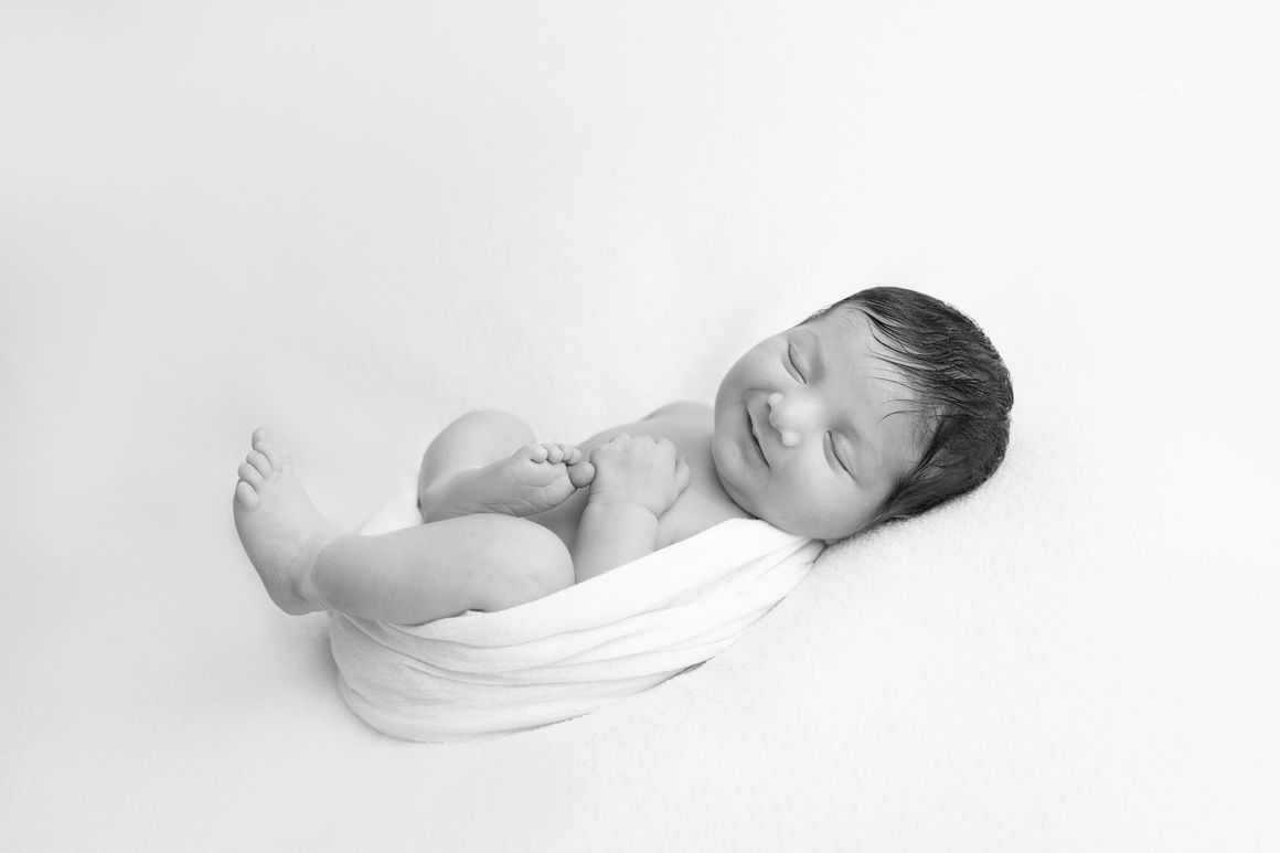 photo de nouveau né paisible