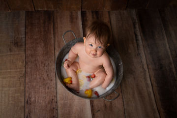 Séance Photo Bain de Lait Bébé Assis